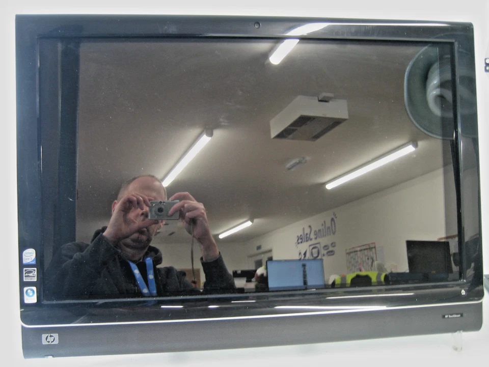 HP Touchsmart IQ820uk  (Intel Core Duo 2 CPU) Touchscreen All-In-One PC #W6 - Image 4 of 4