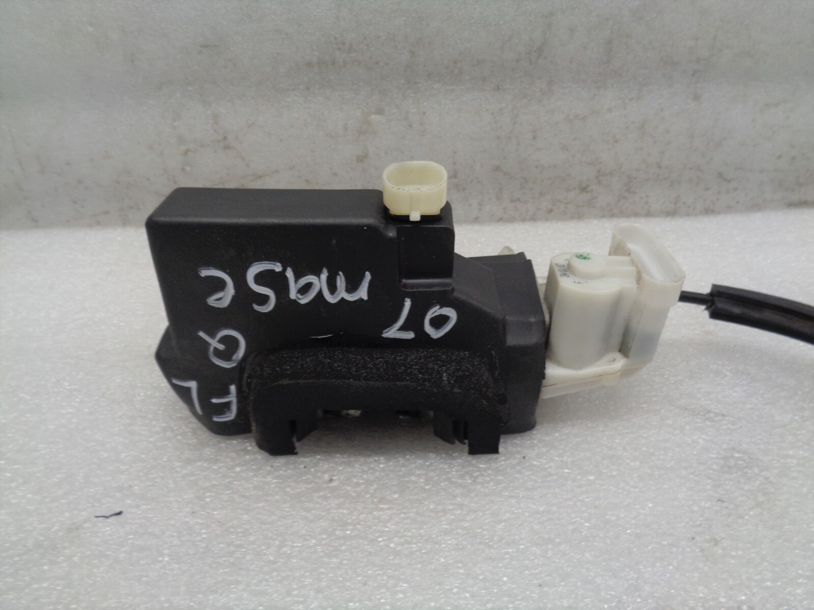 04-08 Maserati Quattroporte Front Left Door Lock Latch Actuator OEM AK2209241