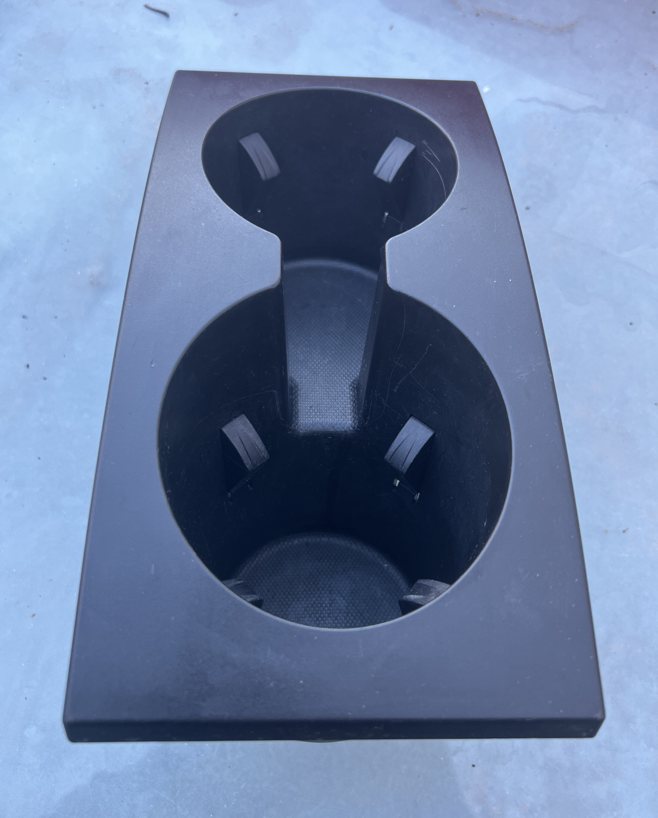 20102013 Buick Lacrosse Center Console Cup Holder 527162751 OEM for