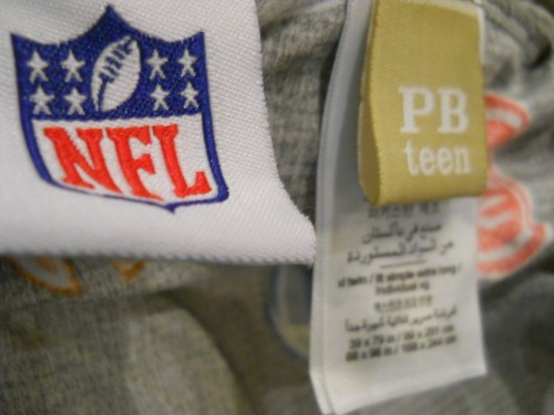 POTTERY BARN Teen PB TEEN Twin XL Fitted Sheet Football NFL Gray Background - Picture 2 of 3