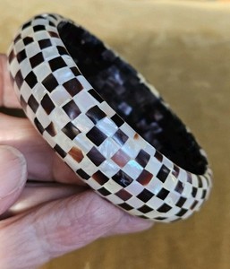 Vintage Mother of Pearl & Abalone Inlaid Black & White Checked Bangle Bracelet