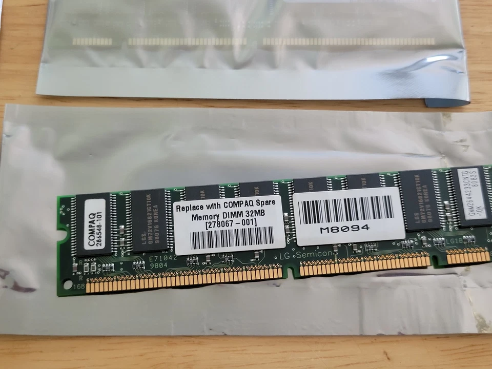 Lot of 6 - Memory Cards/RAM - Image 4 of 4