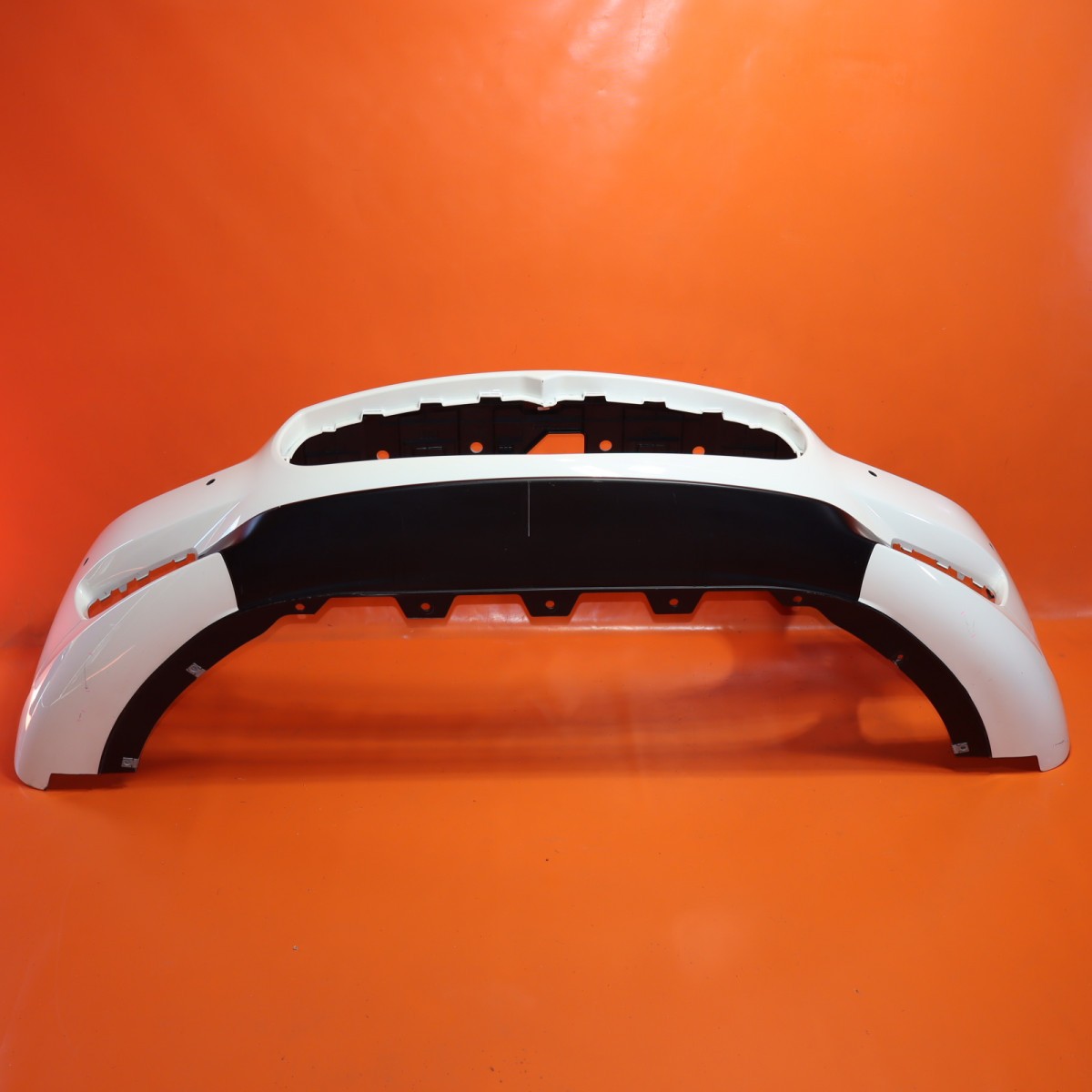 MASERATI QUATTROPORTE FRONT BUMPER 2014 2015 2016 2017 670010256 OEM