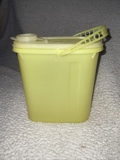 Vintage TUPPERWARE BEVERAGE BUDDY 587 2 qt Qu...