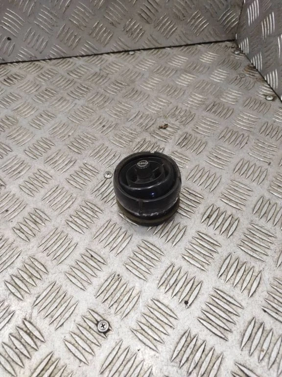 Toyota Land Cruiser (FJ60) 1988 Links BRR10337 - Image 4 of 4