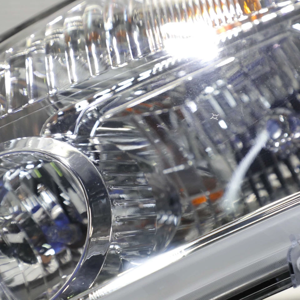 Левосторонняя галогенная фара 2004–2007 Nissan Titan Armada неоригинальная TYC - Изображение 4 из 4