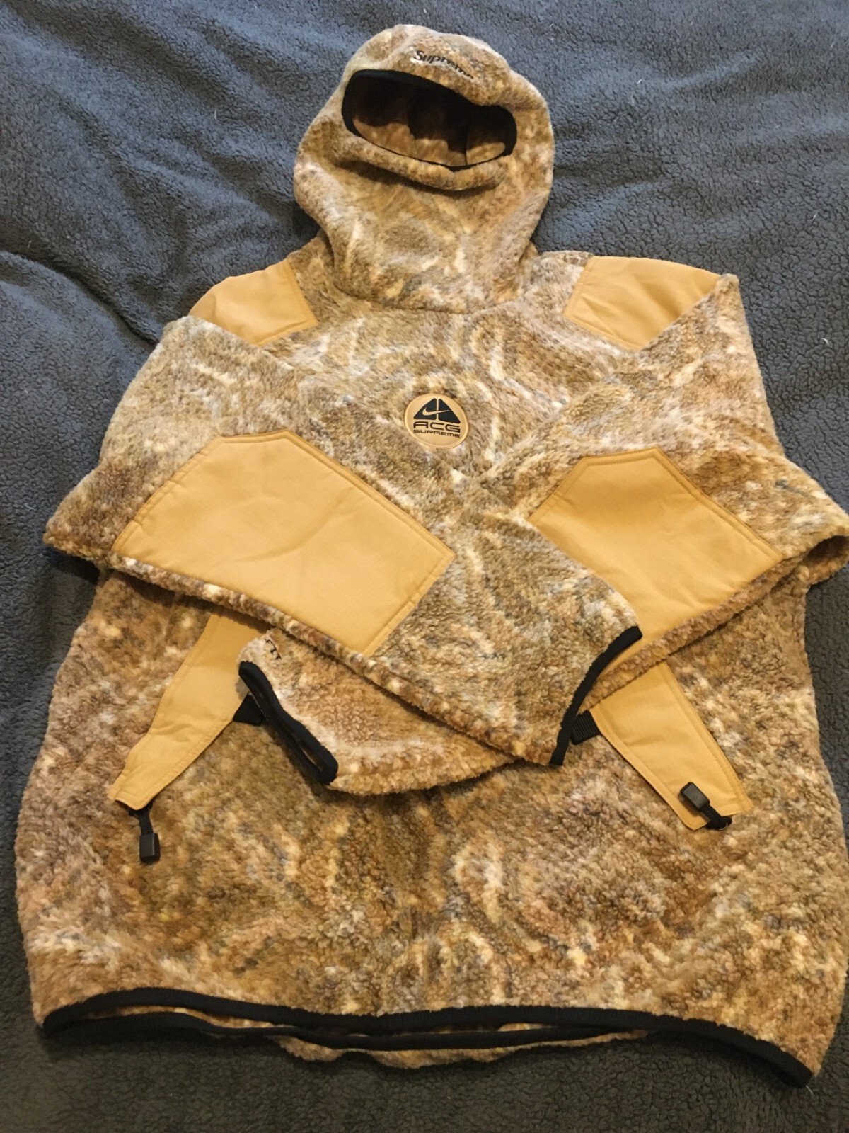 Supreme x Nike ACG Fleece Pullover Sherpa Gold Snakeskin Size Medium BNWT image 8