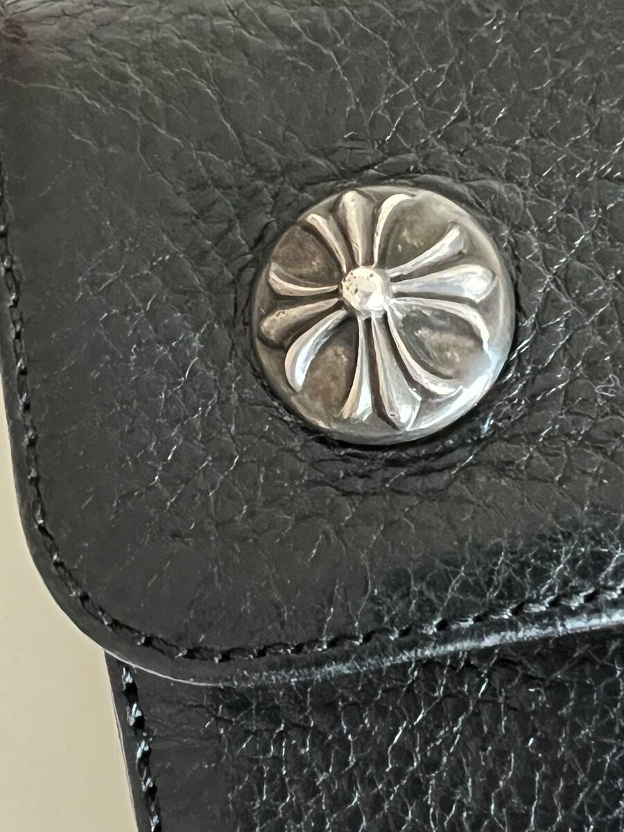 CHROME HEARTS Unisex Tri-fold Wallet Wave Cross Button CHROME HEARTS Unisex Tri-fold Wallet Wave Cross Button