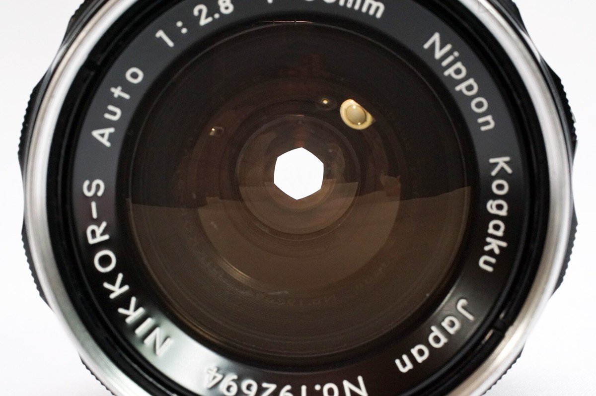 Nikon Nikkor-S Auto 35mm F2.8 Pre-Ai Wide Angle Prime Lens