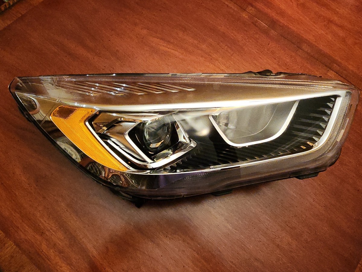 2017-2019 Ford Escape Right Passenger Headlight With LED