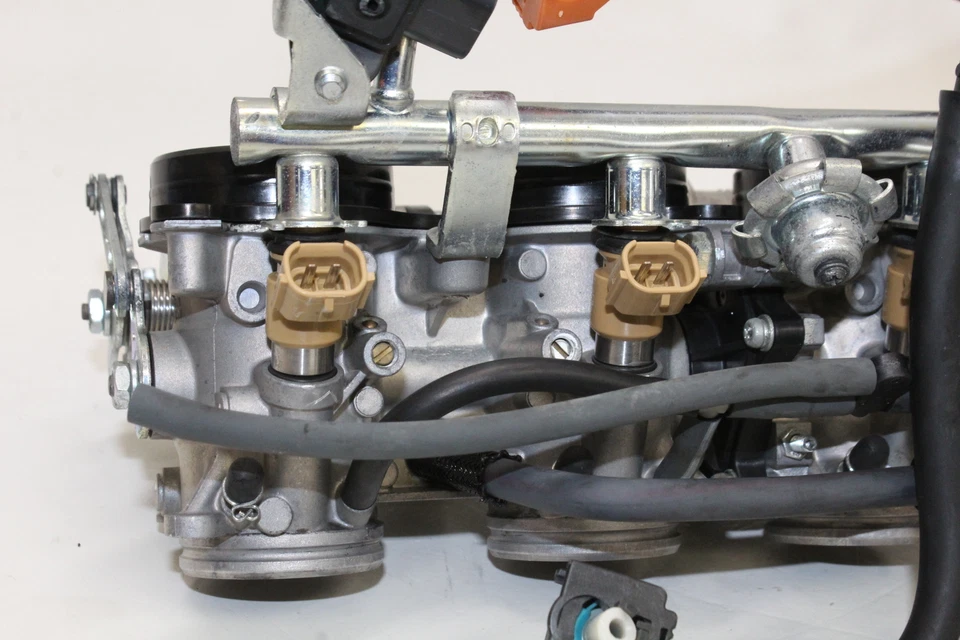 Carburadores de carbohidratos Yamaha Yzf R6 MIKUNI 2006-07 OEM Foto 2 de 4