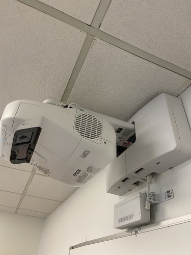 Epson BrightLink Pro 1430Wi Interactive Projector w/ Mount, pens and wall remote - 第 2/11 張圖片