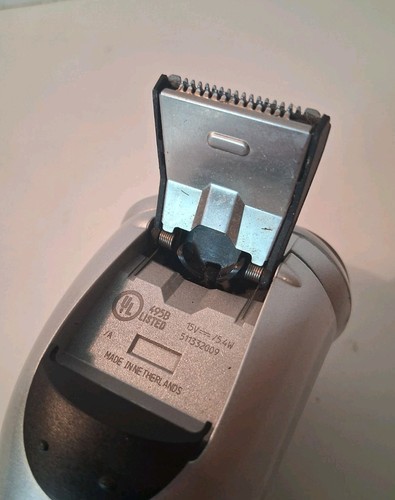 Philips Norelco Rechargeable Men's Shaver 7810XL Speed XL Built-in Trimmer Works - Picture 8 of 9