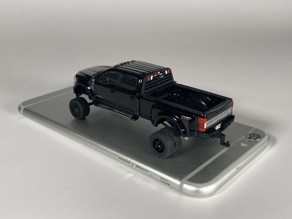 Camioneta pickup Ford F450 F-450 Platinum doble diecast 1/64 personalizada/elevada Foto 4 de 4
