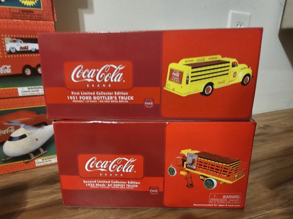 Holiday Coca Cola Light Up Semi Truck Carrier w/Boxes Lot Cars - Image 4 of 4