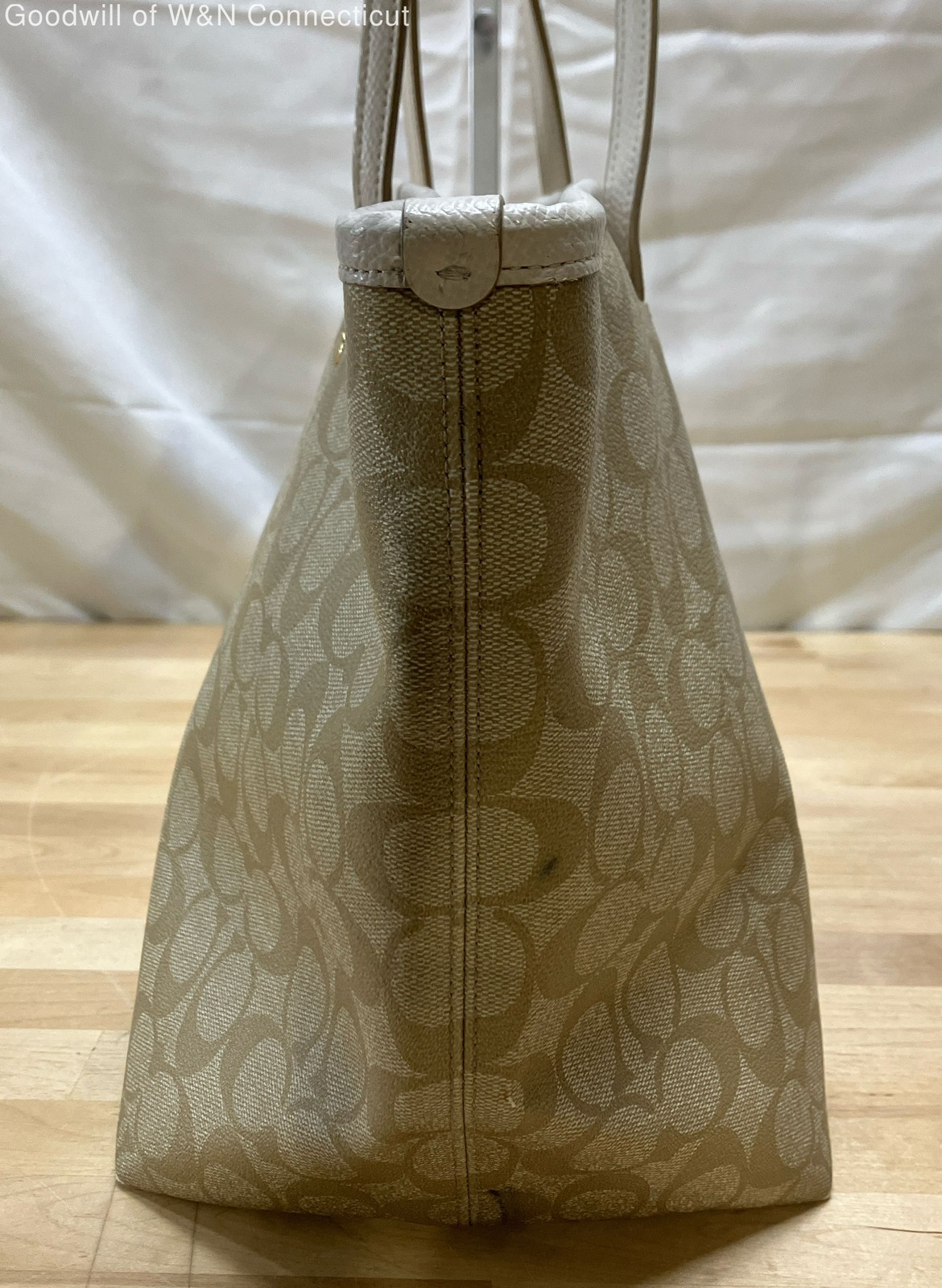 Authenticated Coach Women's Beige Basic - image 3