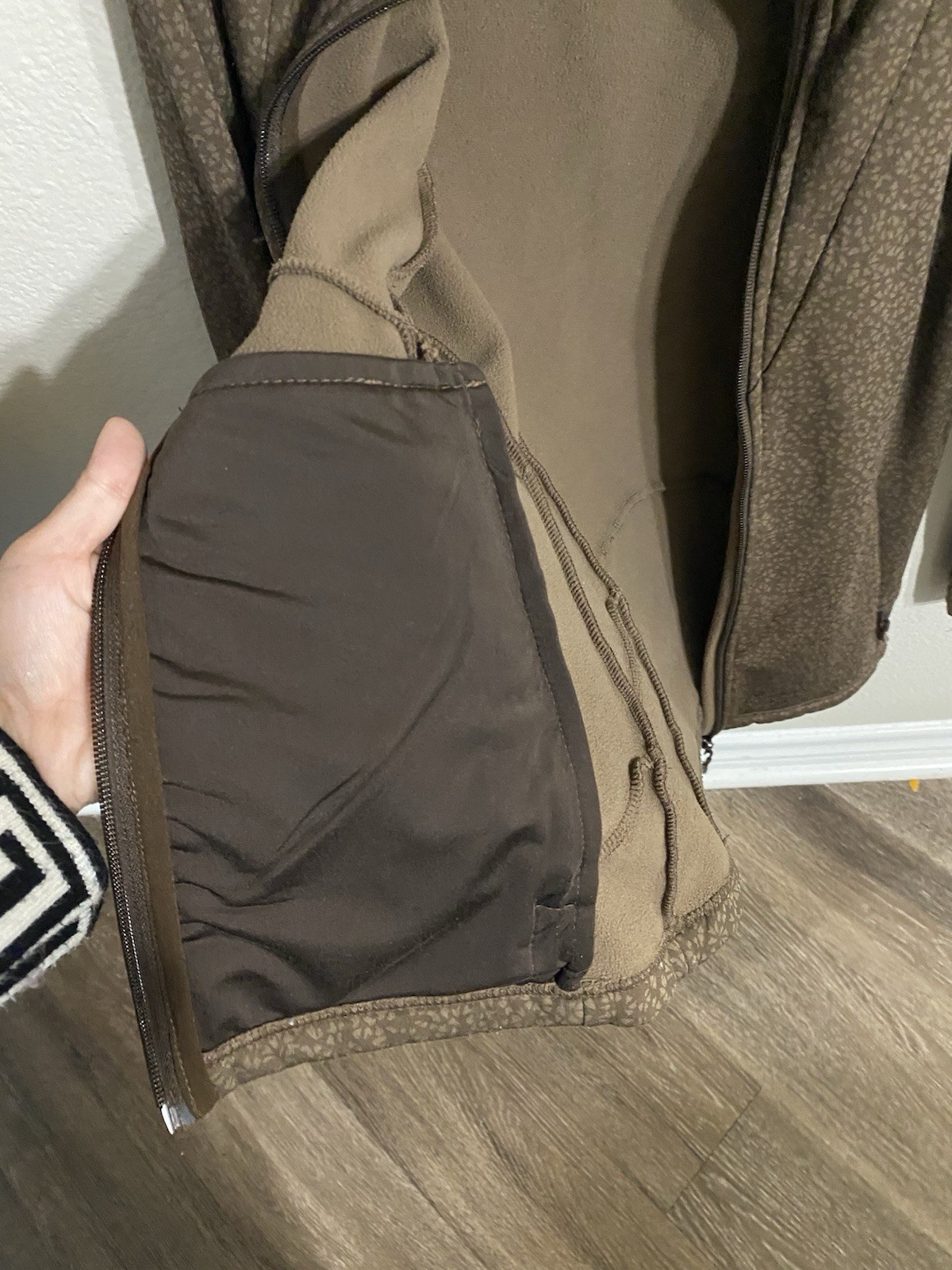 LL Bean Women's  Brown Pattern Polyester Fleece F… - image 11