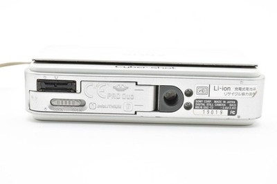 Sony Cyber-shot DSC-T2 White 8.1 MP Compact Digital Camera w/Box