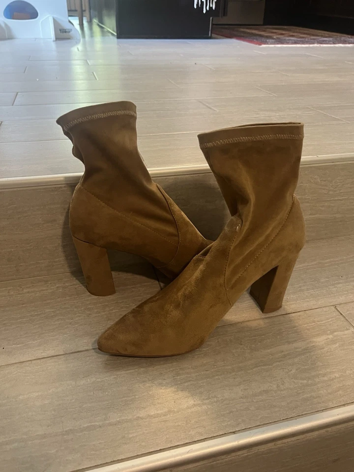 Billini Waverly Gamuza Carmelo Marrón Bloque Tacón Calcetín Botín Talla 8 Tostado Foto 3 de 4