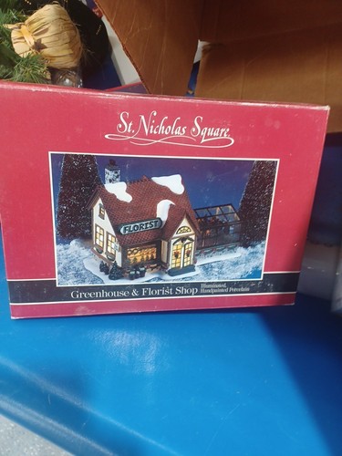 Vintage Retired ST. NICHOLAS SQUARE Christmas Florist Shop ***read Description** - Picture 3 of 23