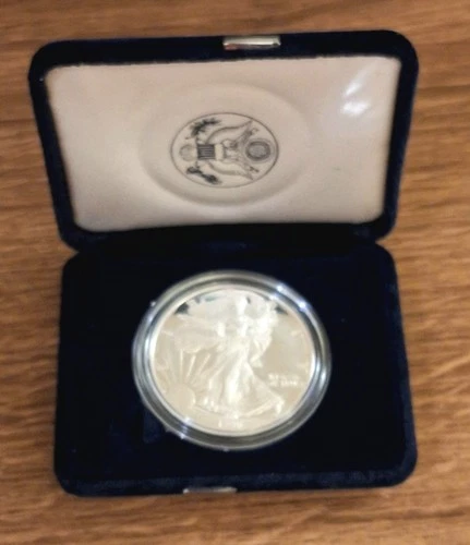 1996 American Silver Eagle Dollar 1 Troy Oz! .999 Fine! Original Box!!