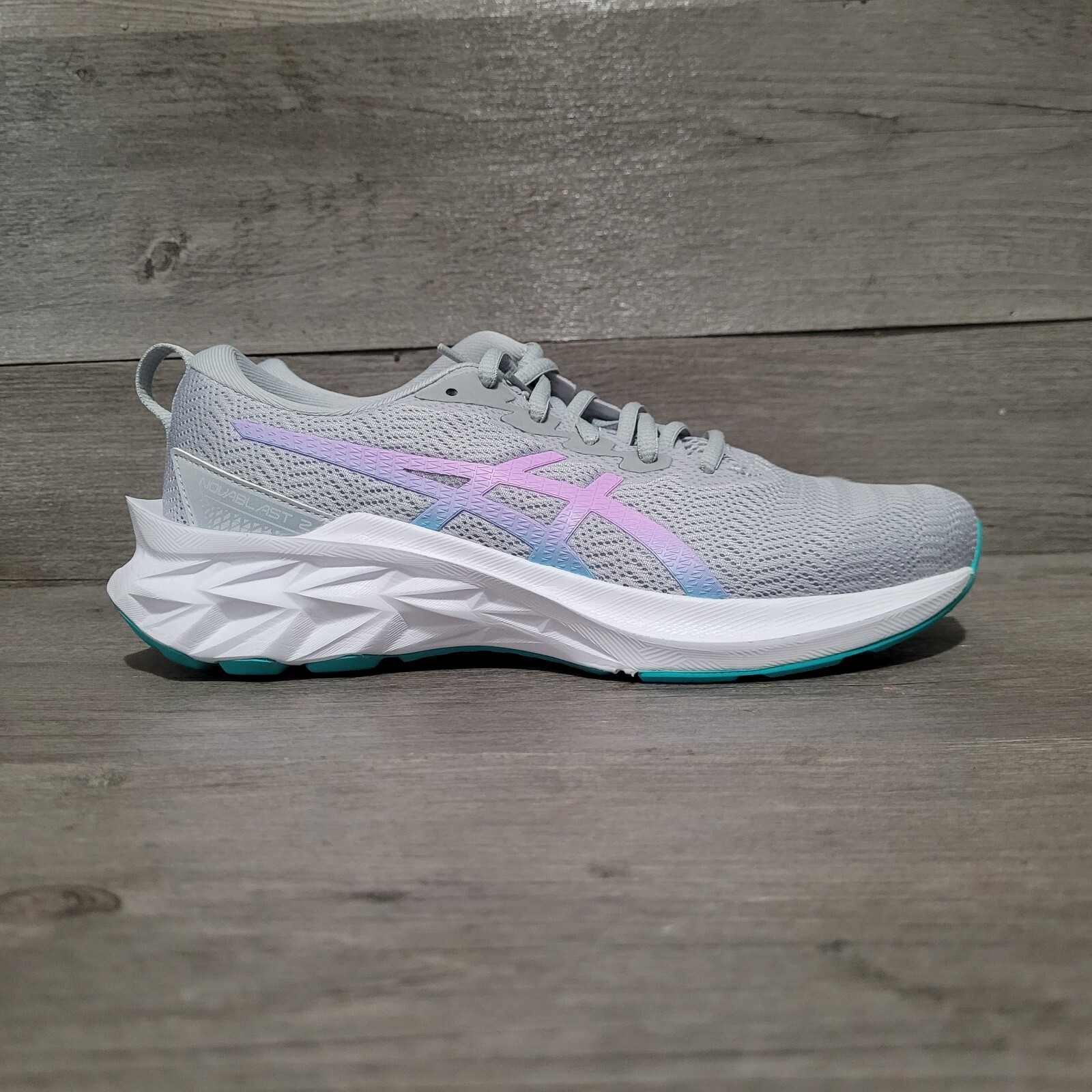 asics novablast 2 Girls size 6 (Youth) piedmont grey 6y