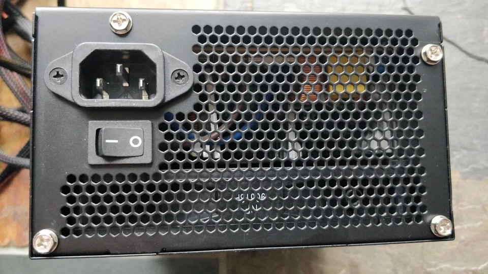 OCZ StealthXStream OCZ400SXS-UK 400W 240V 20+4 Pin ATX Desktop PFC Power Supply - Image 3 of 4