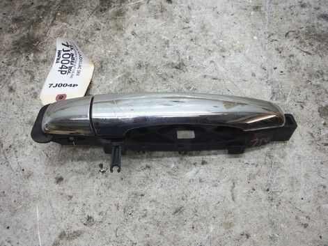 2005 CADILLAC SRX PASSENGER REAR EXTERIOR DOOR HANDLE OEM 2004 2006 2007 2008 - Picture 1 of 10