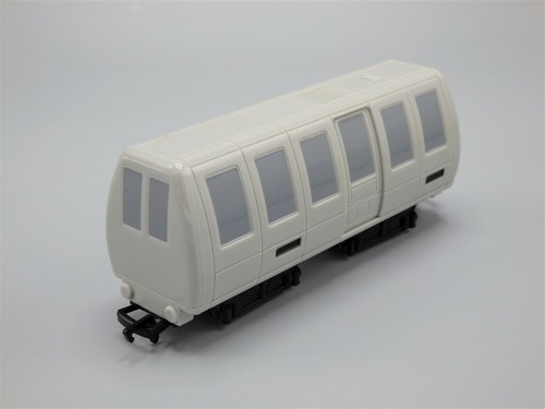Bachmann OO Gauge Underground Ernie Unpowered Coaches - Picture 8 of 13