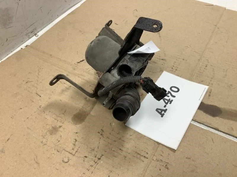 Cadillac SRX 2006 2010 motor 2,8 L bomba de inyección de aire secundaria OEM+ Foto 2 de 4