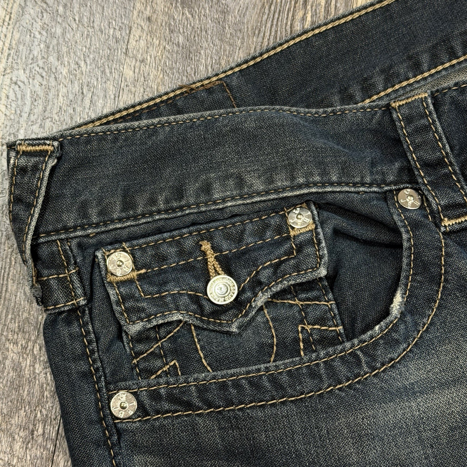 True Religion Straight Leg Flap Pocket Jeans Mens 42x34 Earthworm Dark Wash thumbnail 6