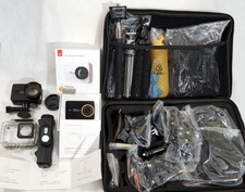 XIAOMI YI 4K con numerosi accessori