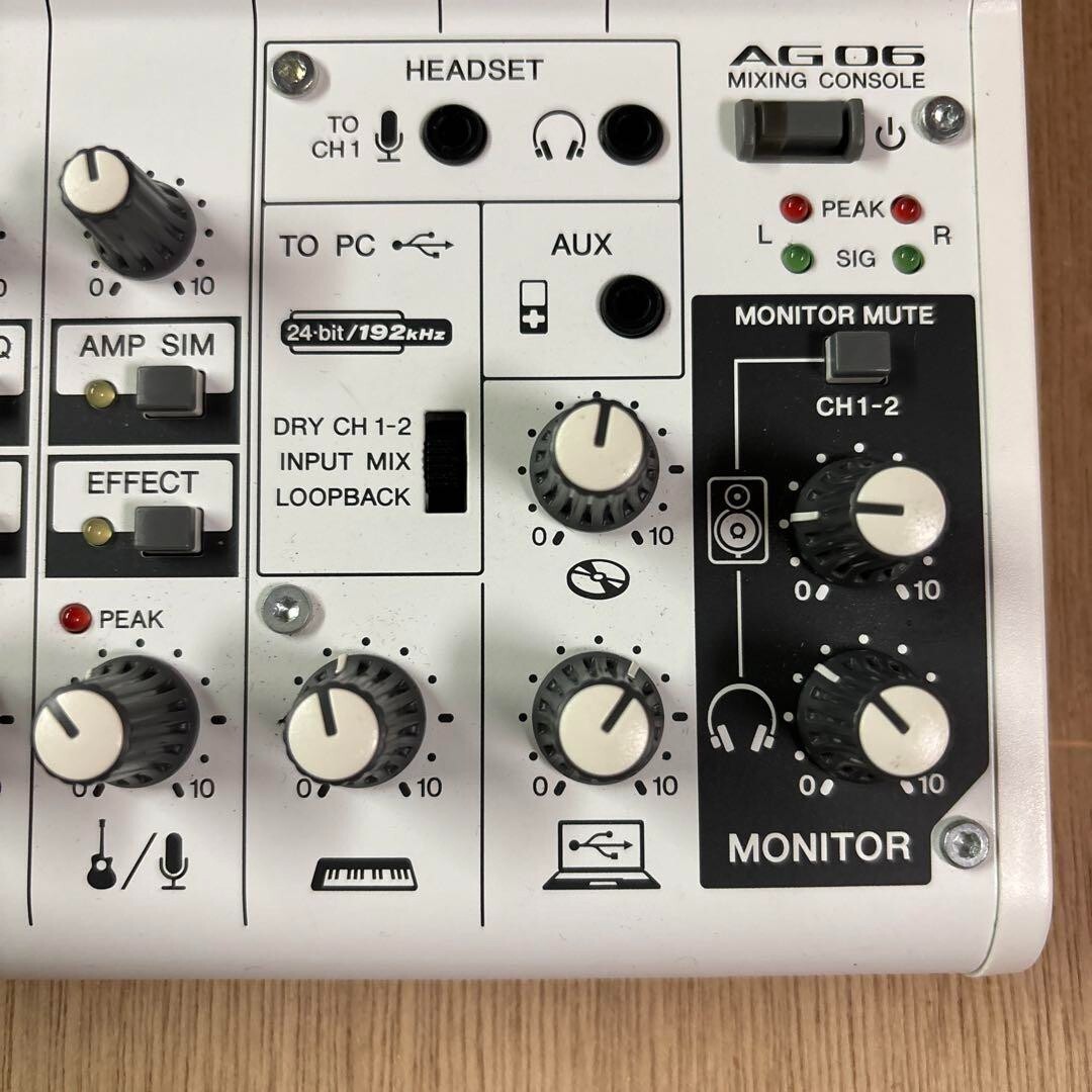 YAMAHA AG06 6-Channel Digital Mixer White Good condition YAMAHA AG06 6-Channel Digital Mixer White Good condition