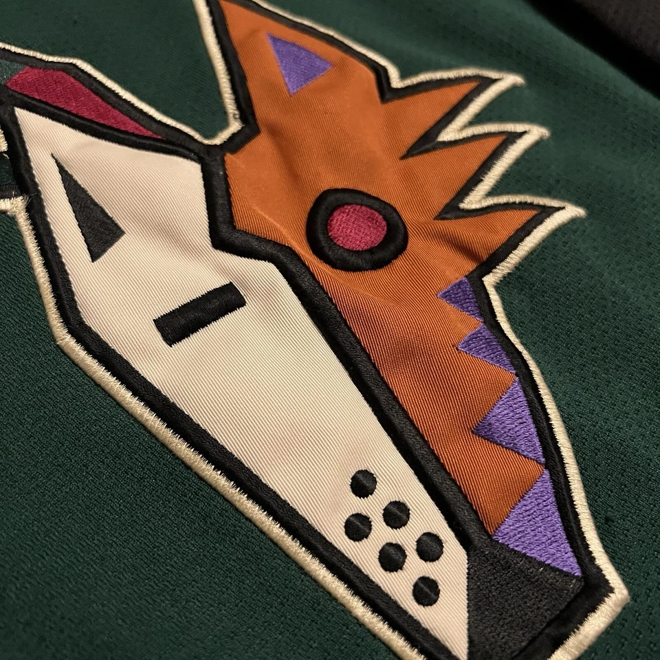 Camiseta deportiva vintage Arizona Coyotes Alternate Desert Starter juvenil L/XL o adulto S Foto 3 de 4