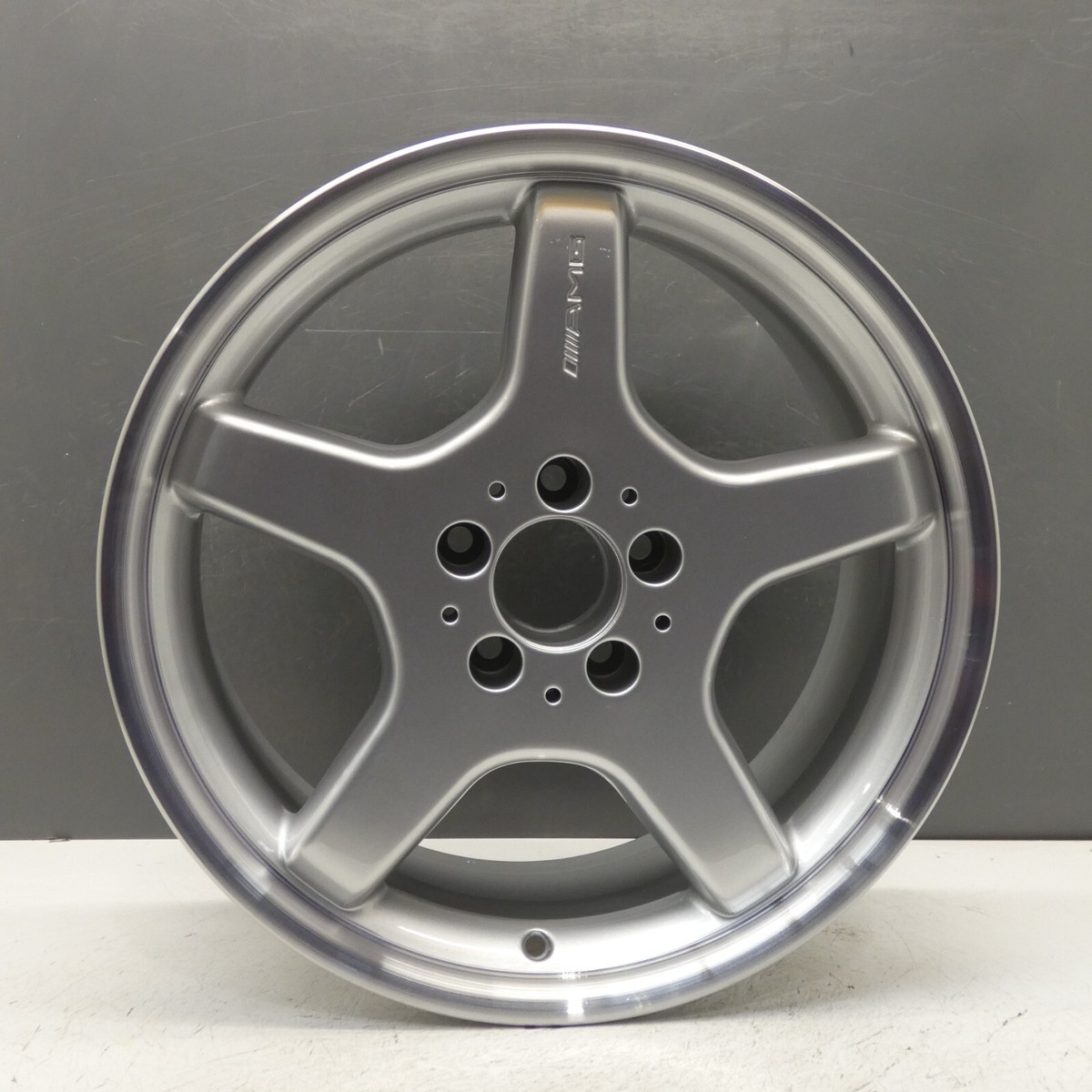 MERCEDES E CLASS W211 SILVER 18