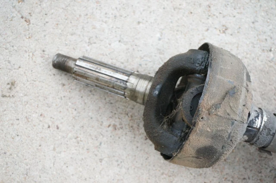 Junta CV 68-73 XJ6 XJ12 eje trasero izquierdo del lado del conductor OEM Jaguar Serie 1 Foto 2 de 4