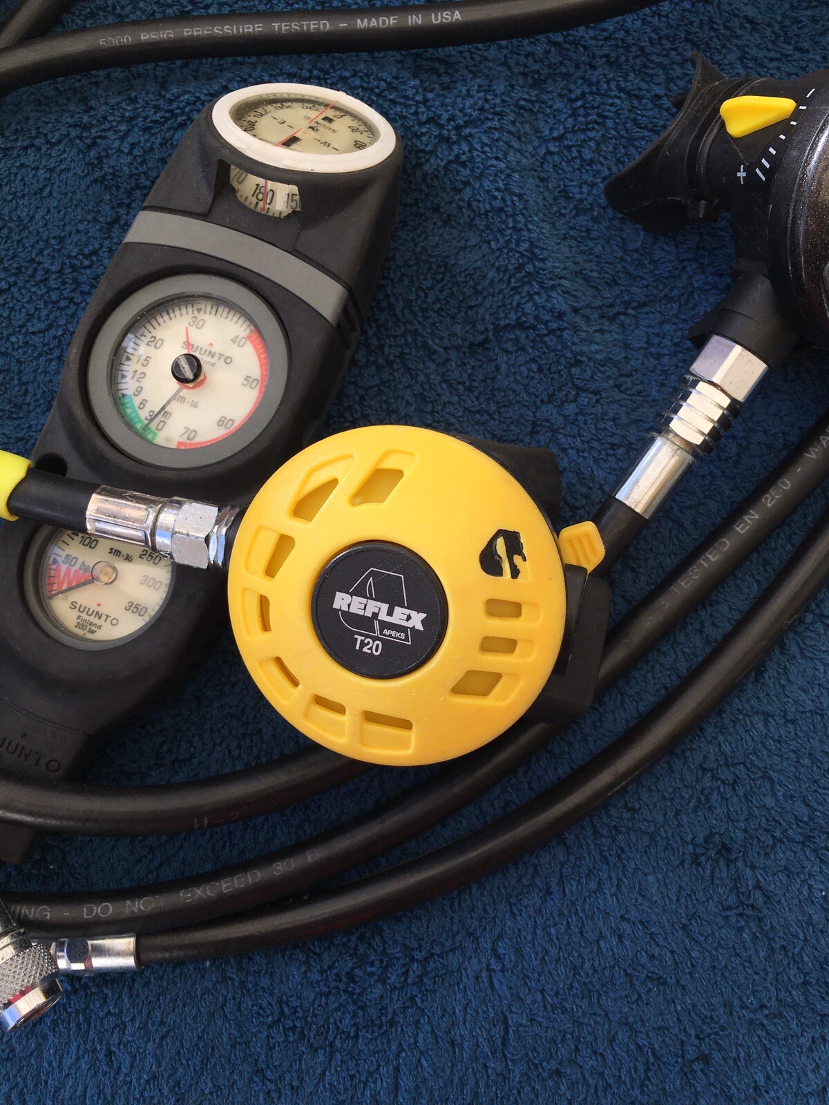 Scuba diving regulators X3 and Gauges. Mares Apex’s Cressi 1st and 2nd