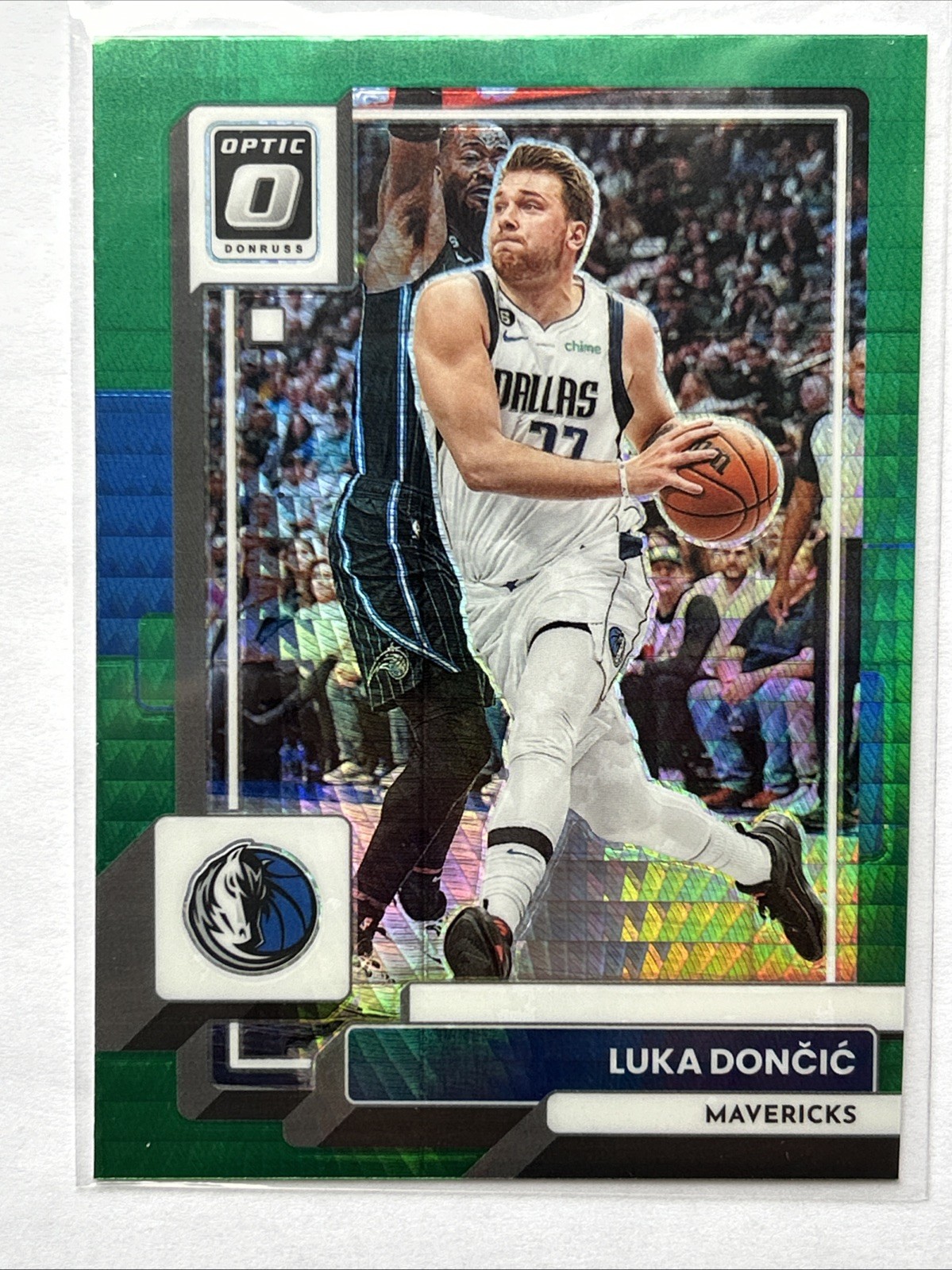 Donruss Optic Luka Doncic Hyper Green 2022-23 #160 Basketball Mavs Lakers