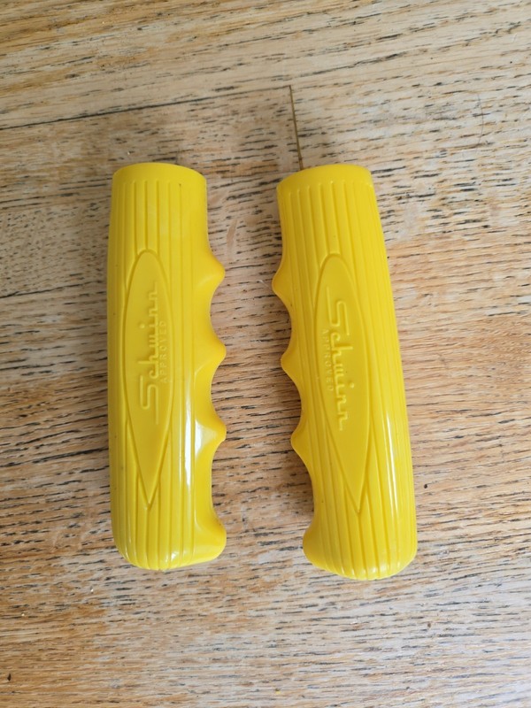 Schwinn Stingray Kool Lemon Grips Yellow Bike