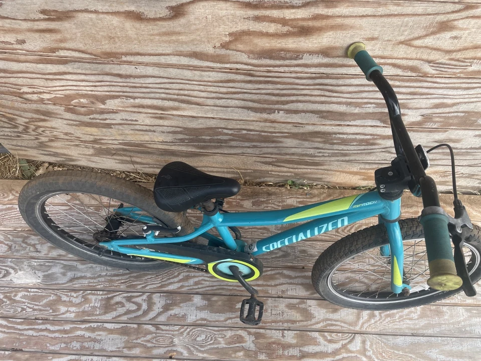 Specialized Riprock 20" wheels kids bike - Image 2 of 4