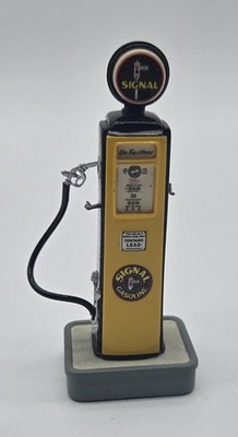 1939 Signal Tokheim Gasoline Pump Diecast Model 1:24 Scale Gas Danbury Mint