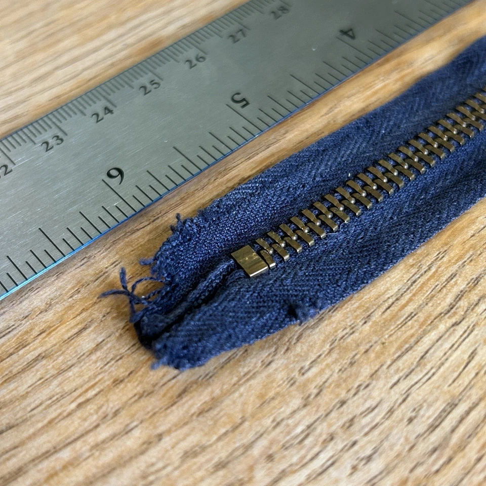 De colección Años 40 50 GRIPPER CREMALLERA Extremo Cerrado LEVIS LEE WRANGLER #5 6.5” Latón AZUL MARINO Foto 2 de 4