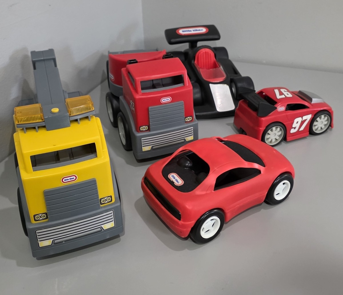 リトルタイクスRUGGED RIGGZ レースカー運搬車&ミニカーセット BIG LOT Of 5 Little Tikes Rugged Riggz PIT CREW Hauler Trailer 97