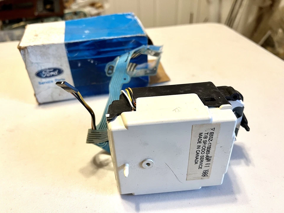 NOS Factory OEM Ford Digital Speedometer 1985 1986 Thunderbird E5SZ-17B383-AR - Image 4 of 4