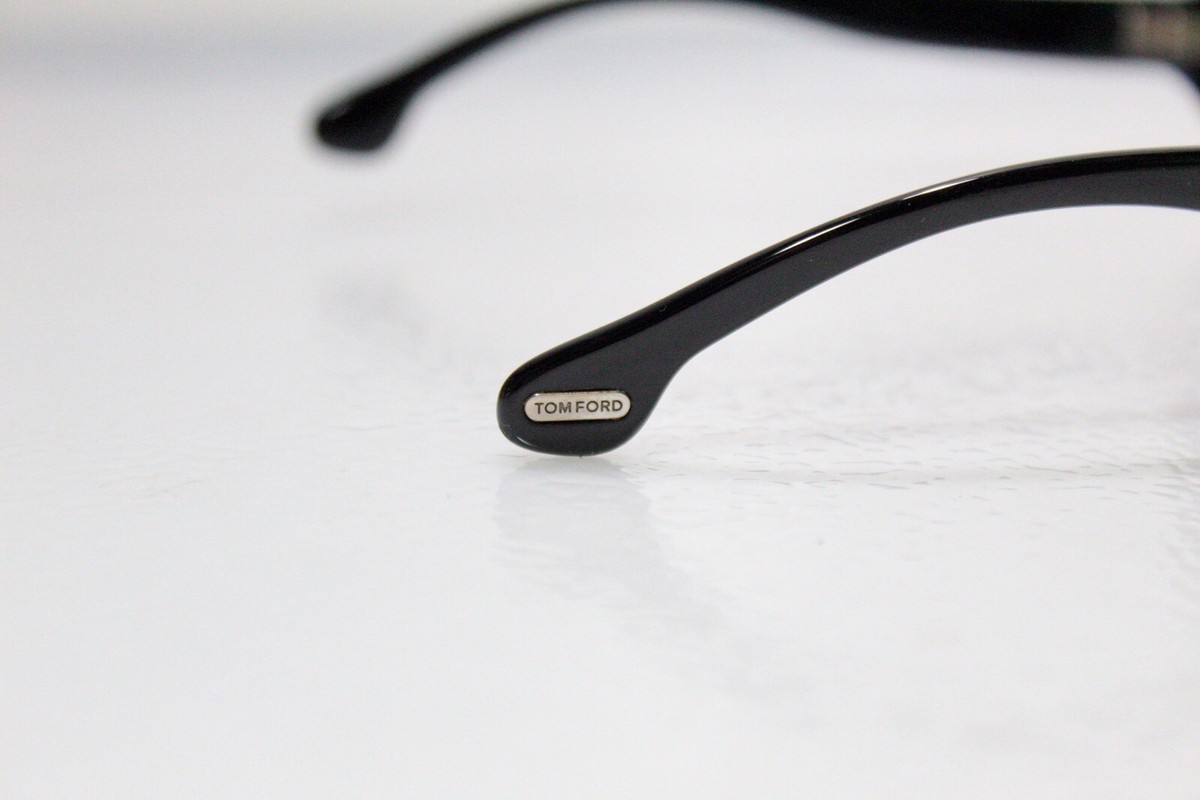 Tom Ford Chiara Elegant Black Sunglasses Tom Ford Carla-02 TF1220 01B Sunglasses - US main image 4
