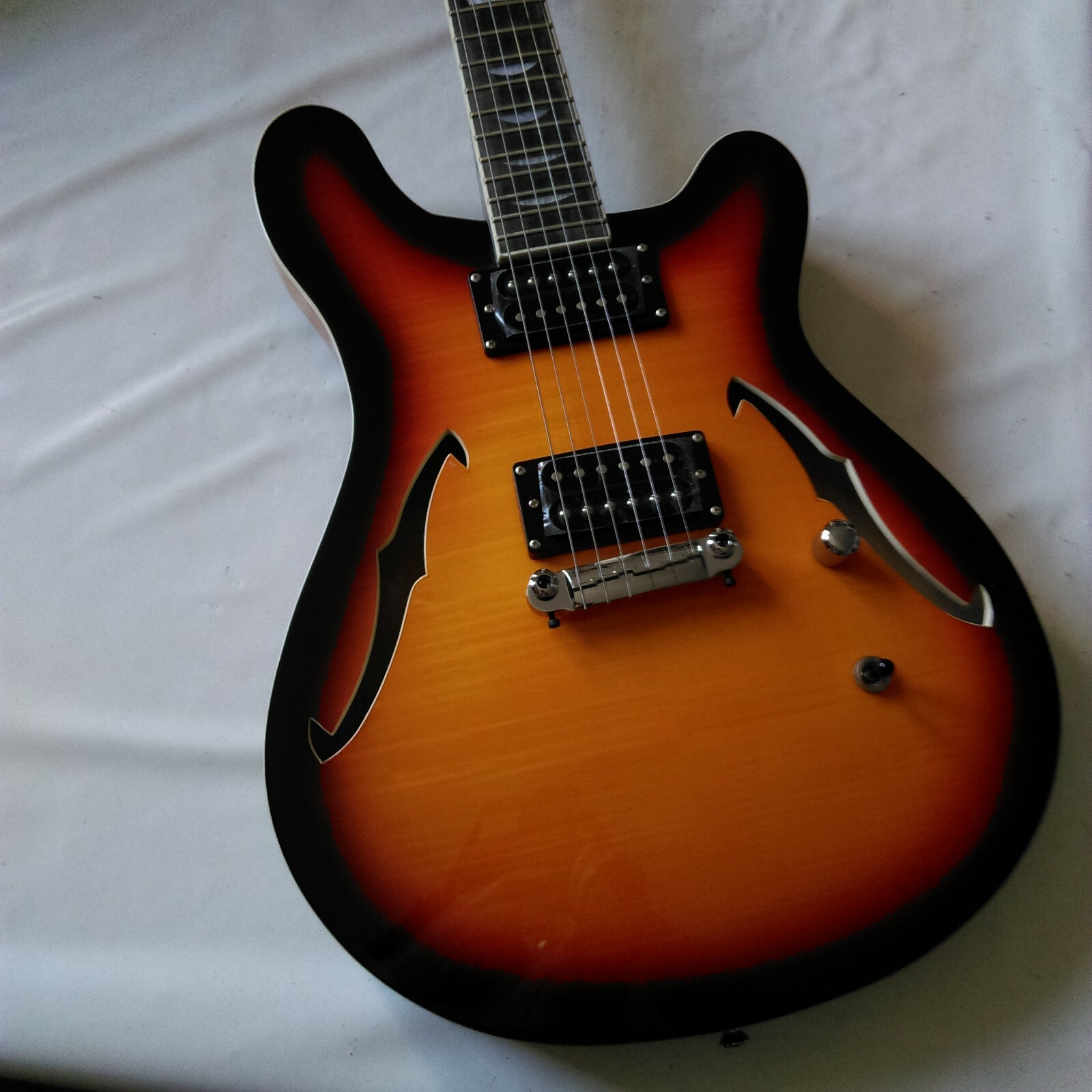 Guitare électrique Chapel Allure Rock instrument Cote Jazz neuf avec manche érable