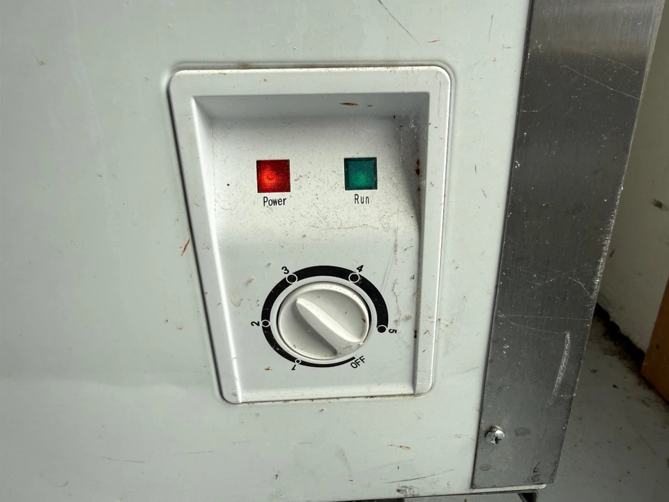 Congelador comercial Summit SCFM92 en perfecto estado de funcionamiento, NSF, ruedas Foto 3 de 4