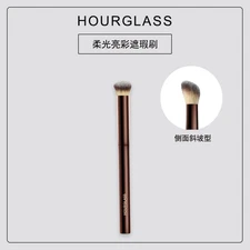 HOURGLASS Vanish Concealer Brush Seamless Finish Makeup Concealer Brush