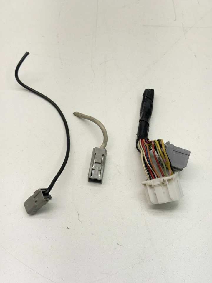 2004 Infiniti G35 Coupe Navigation DVD Player Wiring Plug Cuts OEM 4134 - Image 3 of 4