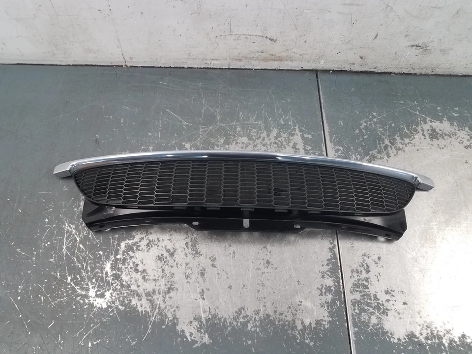 2009 Mini John Cooper Works Front Upper Grill #7162 VV5 - Image 2 of 4